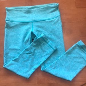 Lululemon teal crops